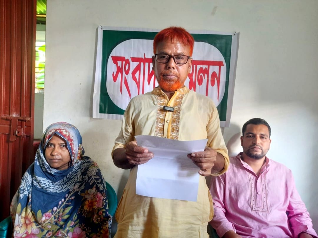 মহপরিচালক বরাবর পলাশবাড়ী পল্লী উন্নয়ন কর্মকর্তার দূর্ণীতির অভিযোগকারীকে মামলায় ফাঁসিয়ে জেলে পাঠানোর অভিযোগ