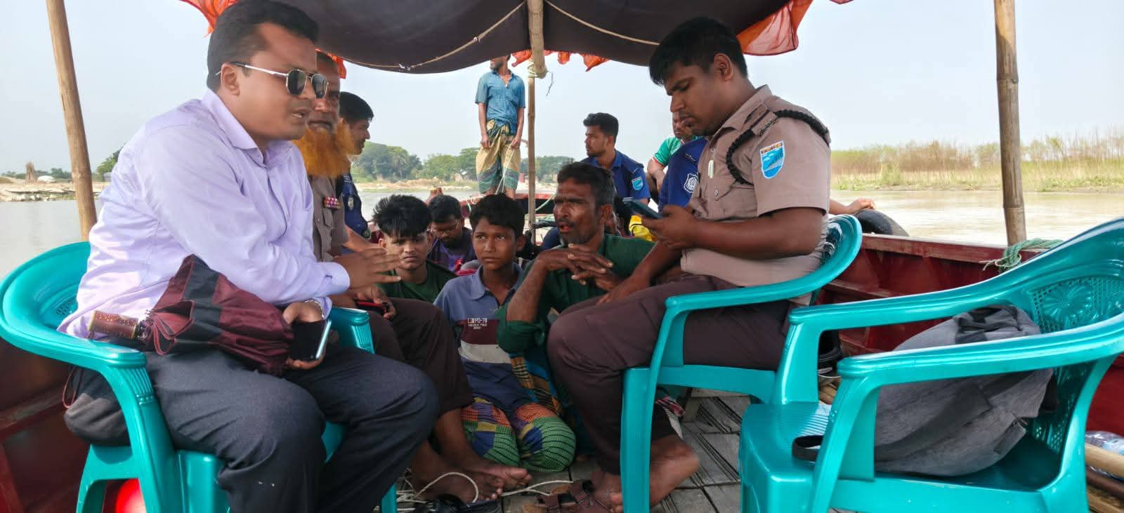 ভেদরগঞ্জের পদ্মায় মা ইলিশ রক্ষা অভিযানে ছয় জেলে আটক