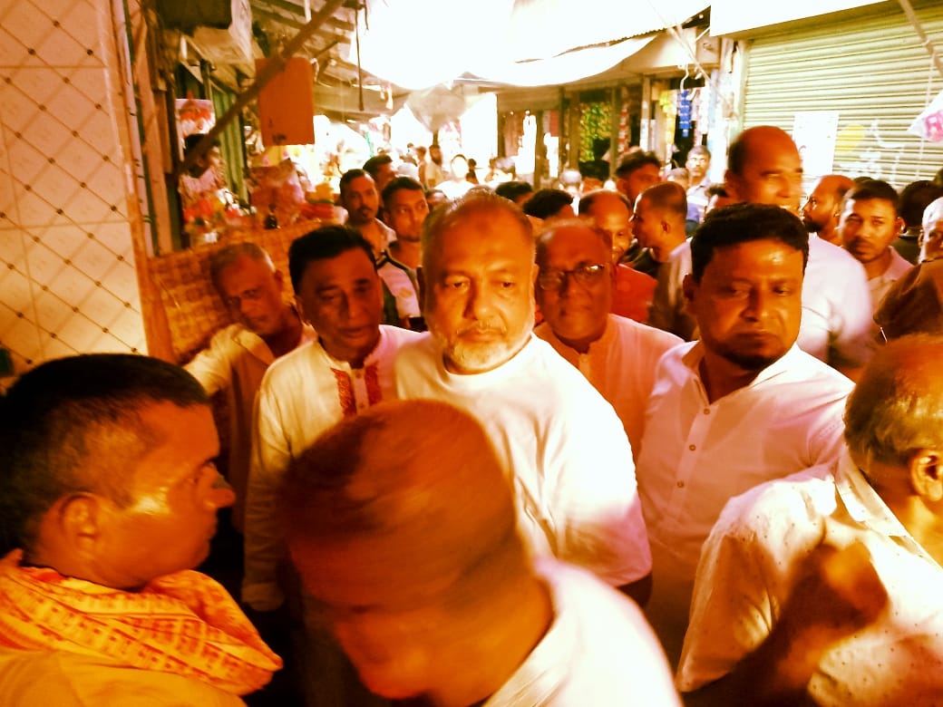 কোটালীপাড়ায় সপ্তমীতেই মন্দির পরিদর্শন করলেন এমপি এসএম জিলানী