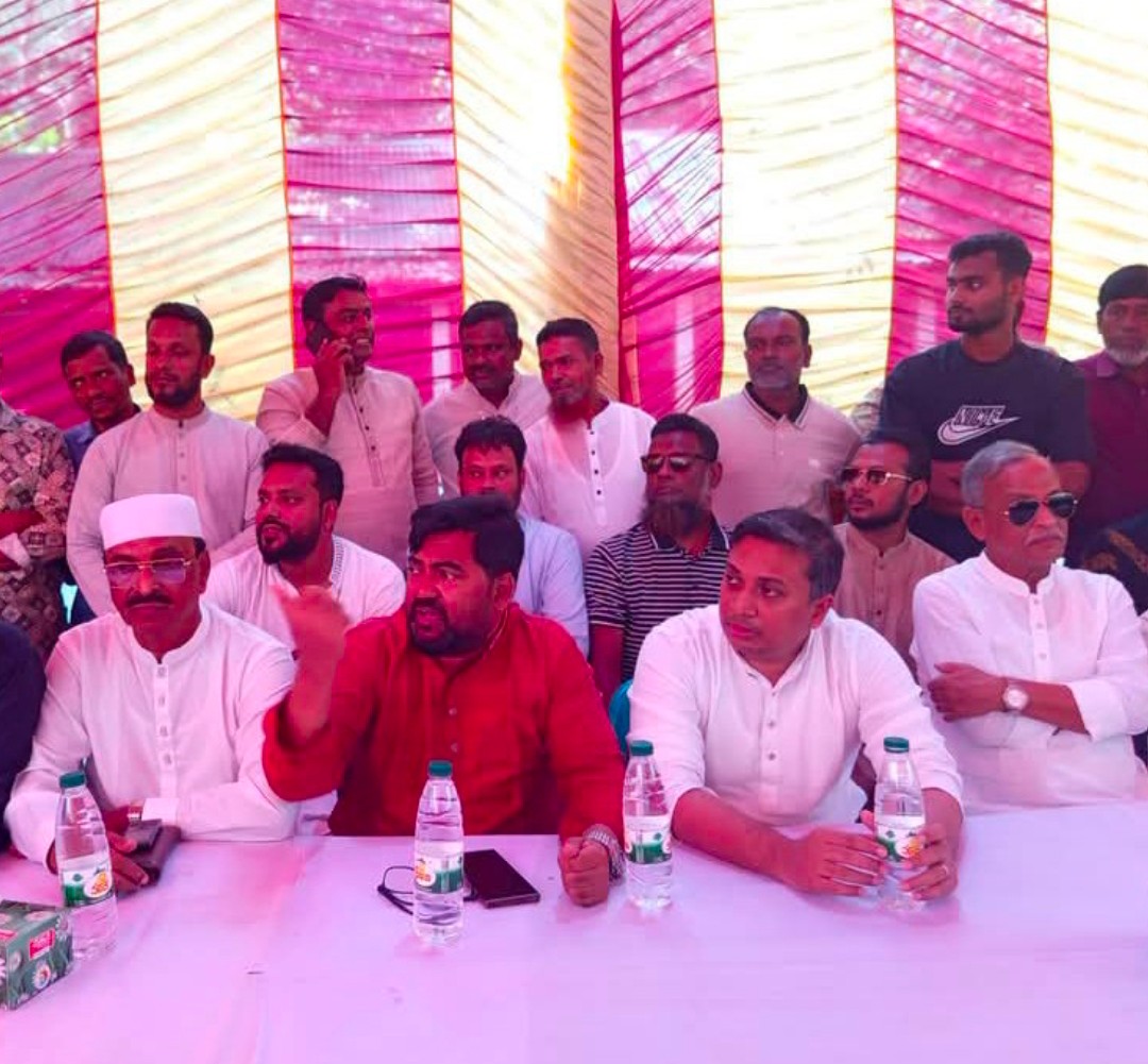 কালিয়াকৈরে শারদীয় দুর্গাপূজার মন্ডপ পরিদর্শনে জেলা পরিষদের প্রশাসক ড. ব্যারিস্টার ইশরাক আহমেদ সিদ্দিকী
