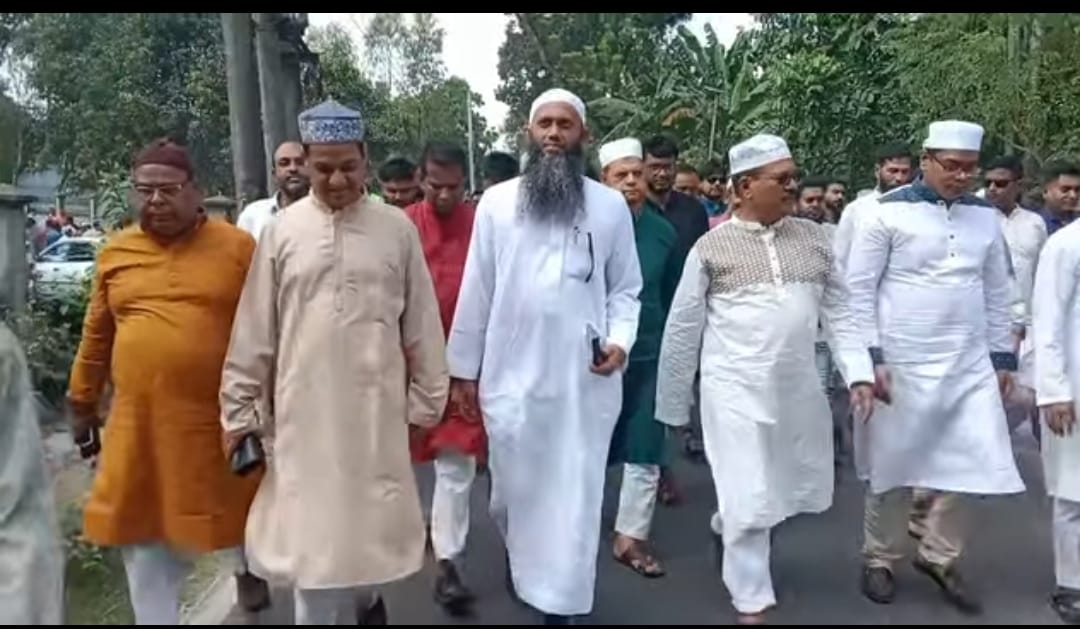 গাইবান্ধায় মসজিদে জুমার নামাজে ইমামতি করলেন প্রতিমন্ত্রী শামীম কায়সার লিংকন
