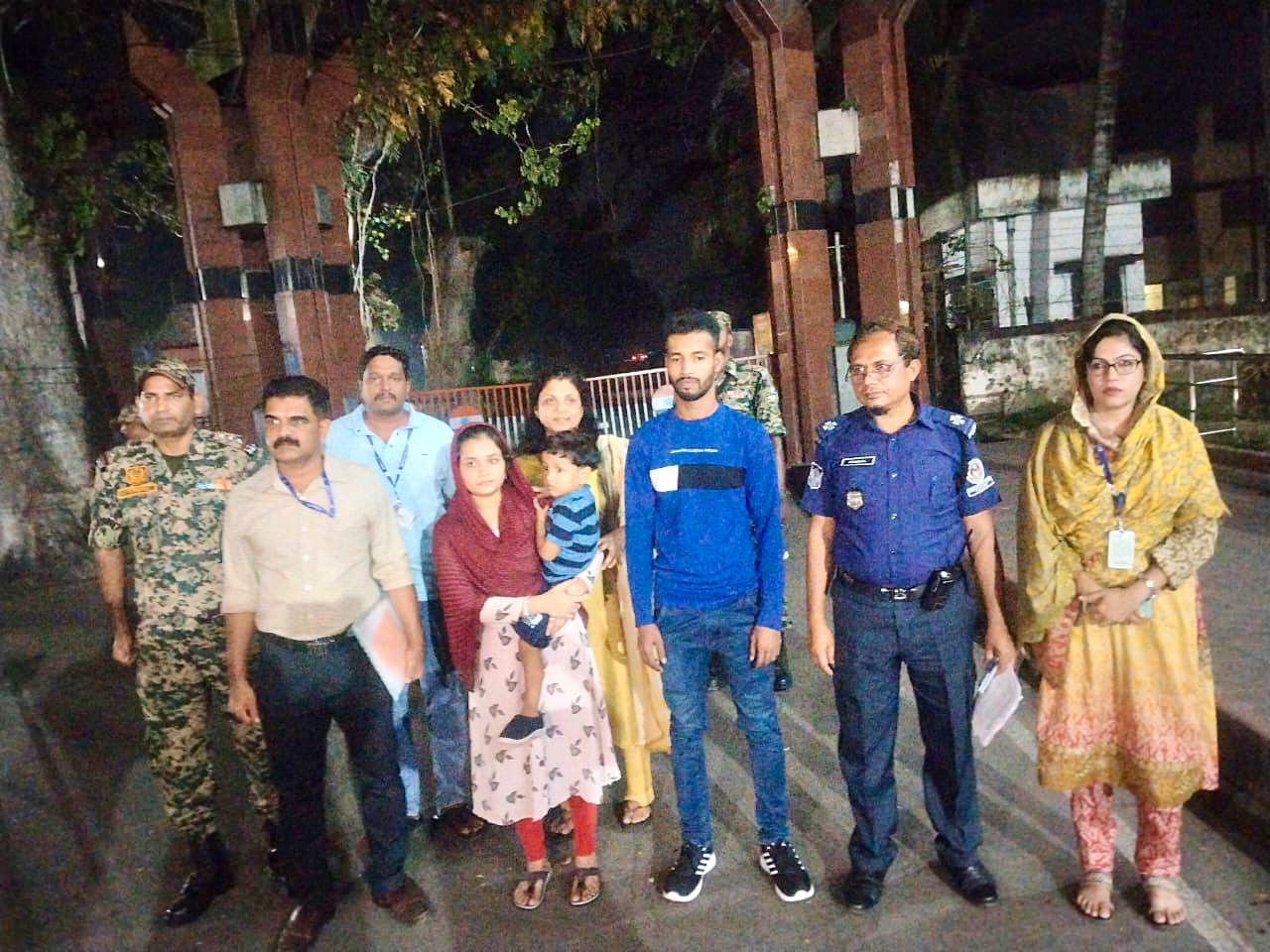 বেনাপোল বর্ডার দিয়ে ট্রাভেল পারমিটের মাধ্যমে ভারত থেকে একই পরিবারের ৩ জনকে বাংলাদেশে ফেরত