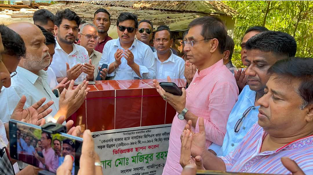 কালিয়াকৈরে ৪৭ কোটি টাকা ব্যয়ে ১৮টি আঞ্চলিক সড়কের ৩৩ কিলোমিটার পাকা হচ্ছে,