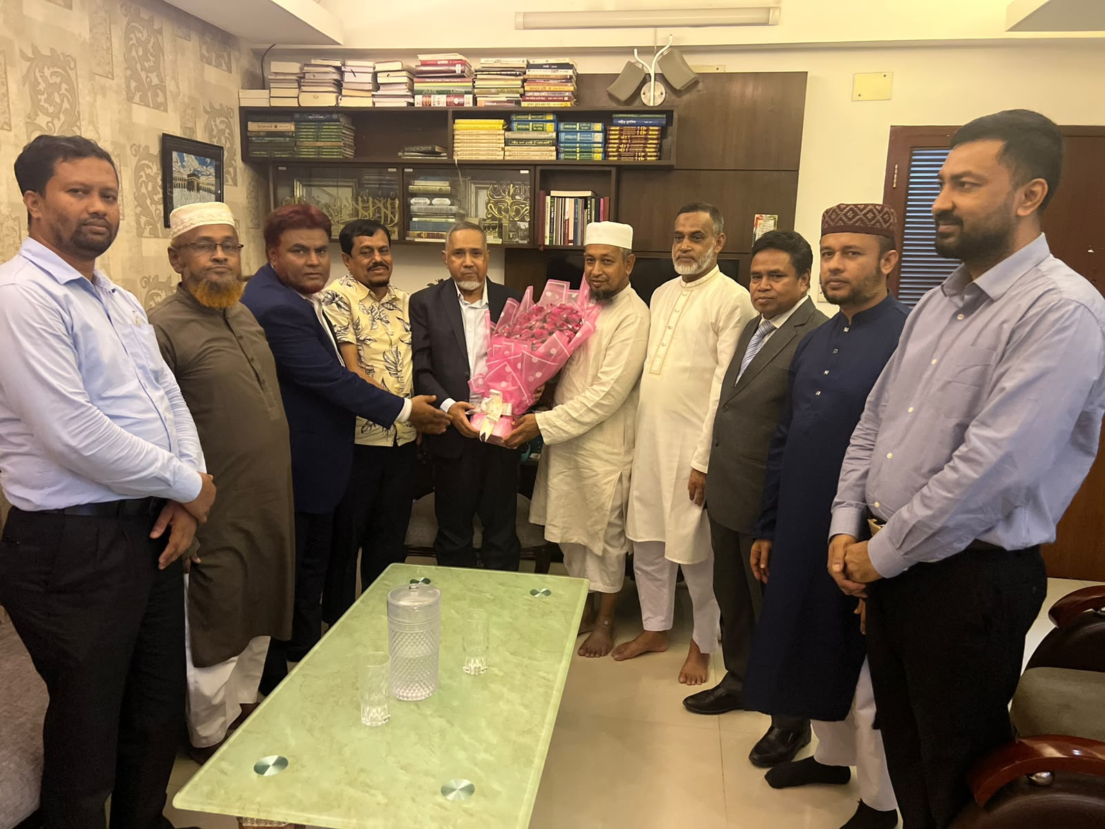 চিকিৎসা শেষে দেশে ফিরেছেন বিরোধীদলীয় উপনেতা ডা: তাহের